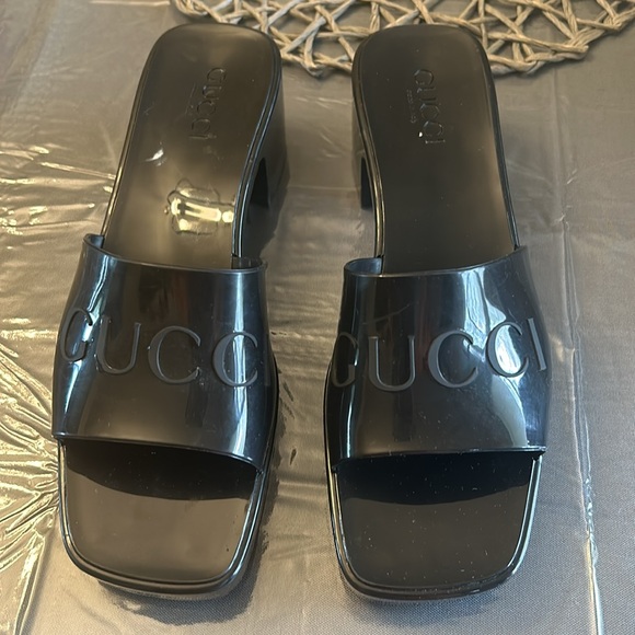 Gucci Rubber Mules in great condition - Picture 6 of 11